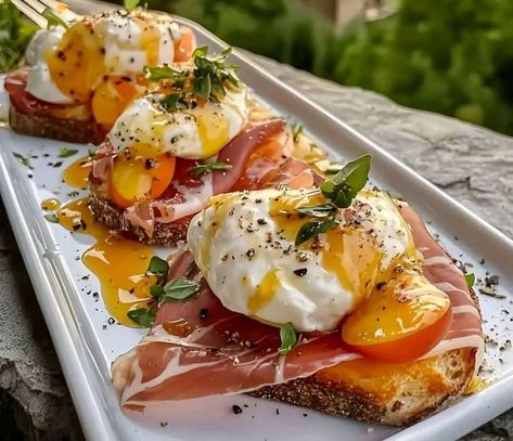 Cheesy Burrata Crostini