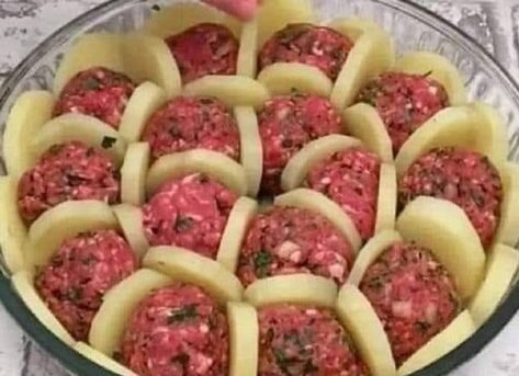Potatoes with Meatballs And Cheese