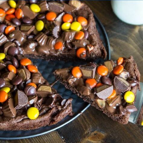 Brownie Lovers Peanut Butter Pizza